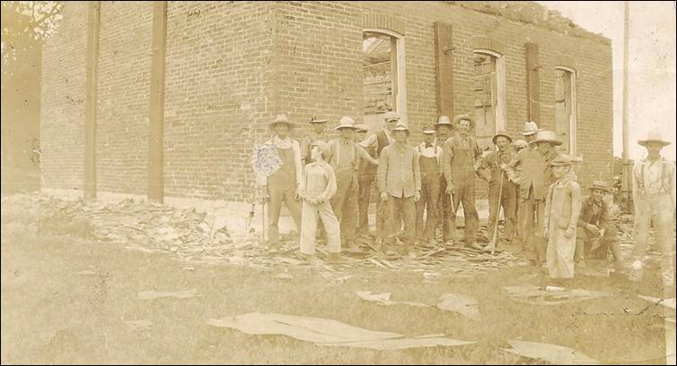 Big Creek 1926 Taking Down Old Schoolhouse 01